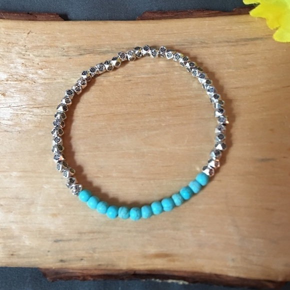 Turquoise and silver stretch bracelet - Picture 2 of 6